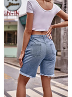 Shorts in denim con orlo sfrangiato versatili