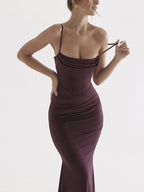 Maxi abito da sera a coda di pesce con corsetto increspato con scollo quadrato